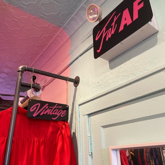 Meet your Posher, Plus Bklyn - Picture 6 of 9